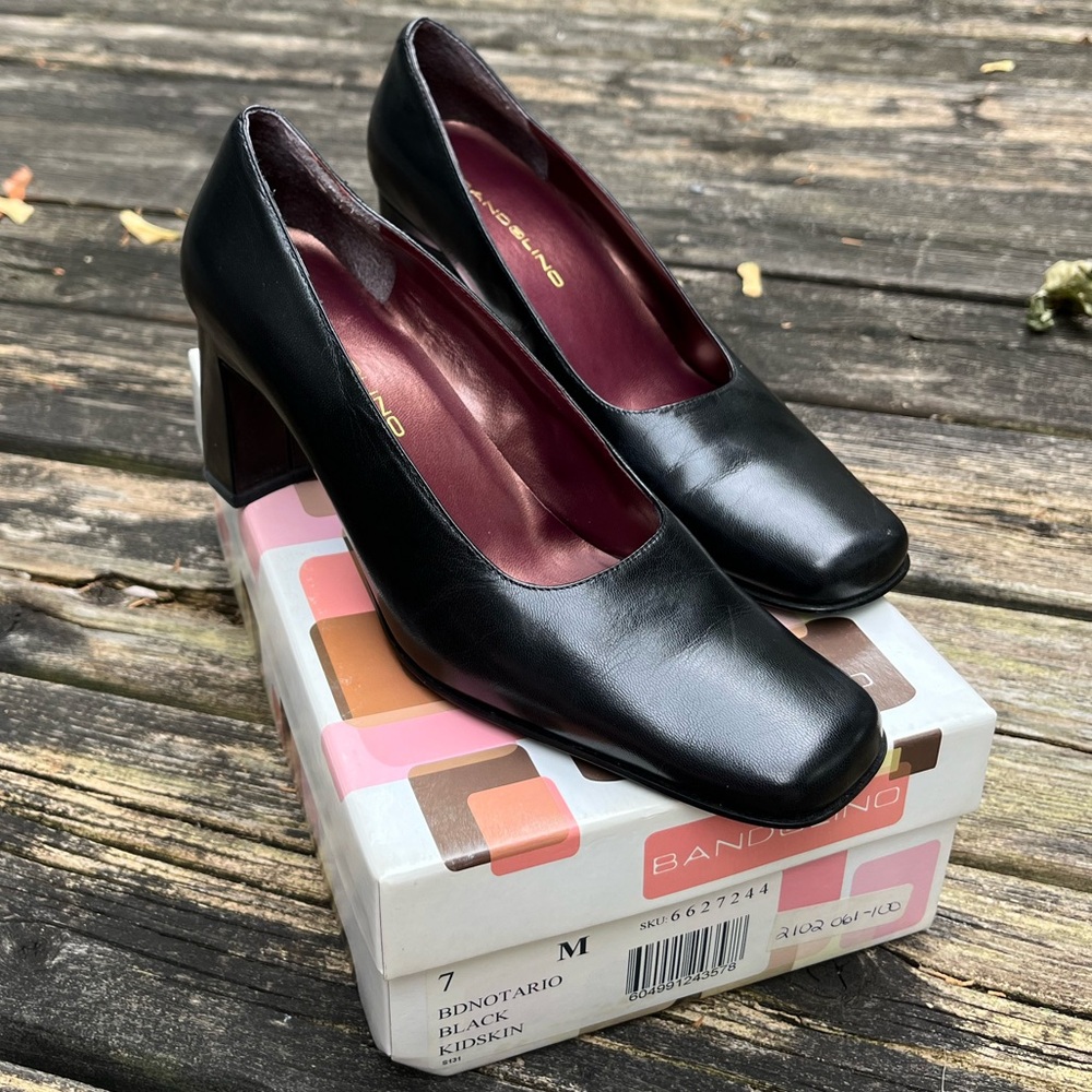 Vintage 90s Bandolino Black Leather Square Toe Block Heels